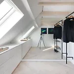 Homefy - Luxury Art Apartment